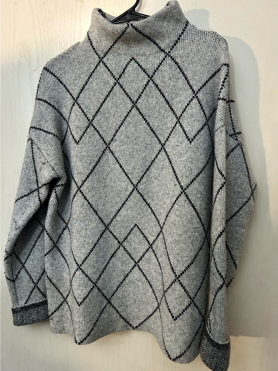 Christian Siriano Sweaters - Christian Siriano Gray Argyle Merino Wool Blend Sweater Size M